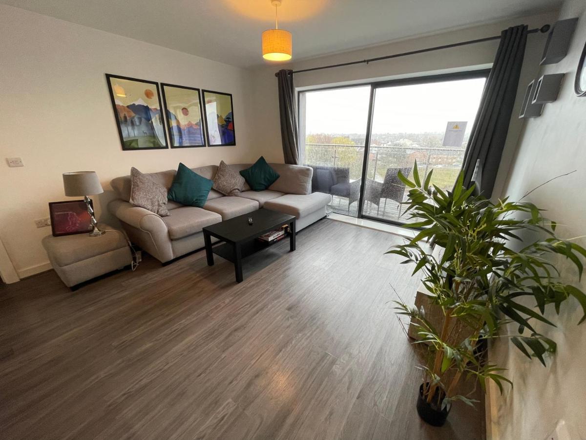 Balcony Marina Apartment With City Skyline Views - Free Secure Parking マンチェスター エクステリア 写真