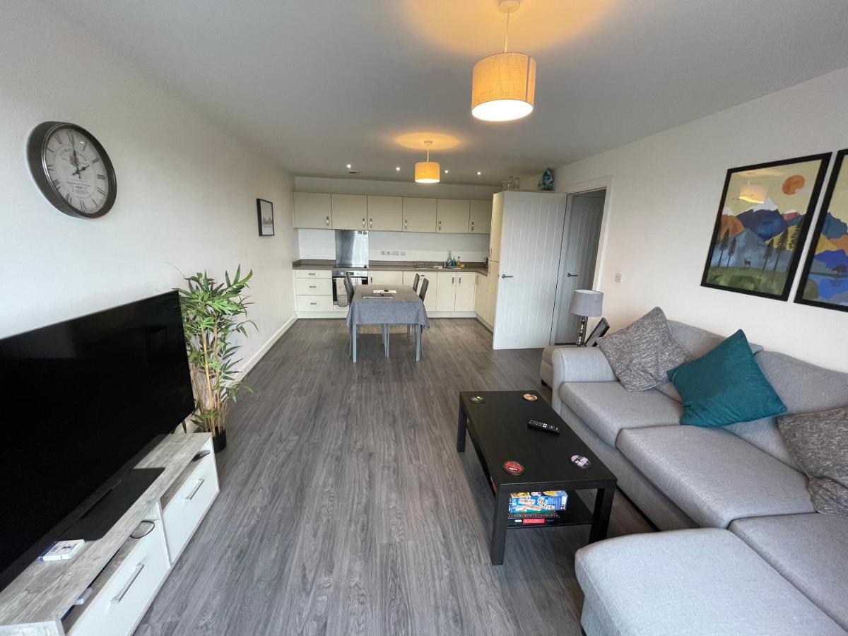 Balcony Marina Apartment With City Skyline Views - Free Secure Parking マンチェスター エクステリア 写真